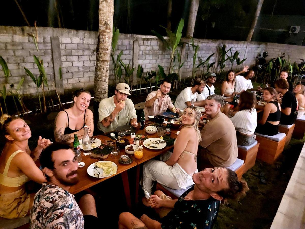 Twiny'S Hotel Kuta  Buitenkant foto